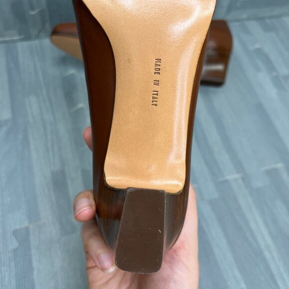 Salvatore Ferragamo Vara Shoes Womens Shoes 6.5 Brown